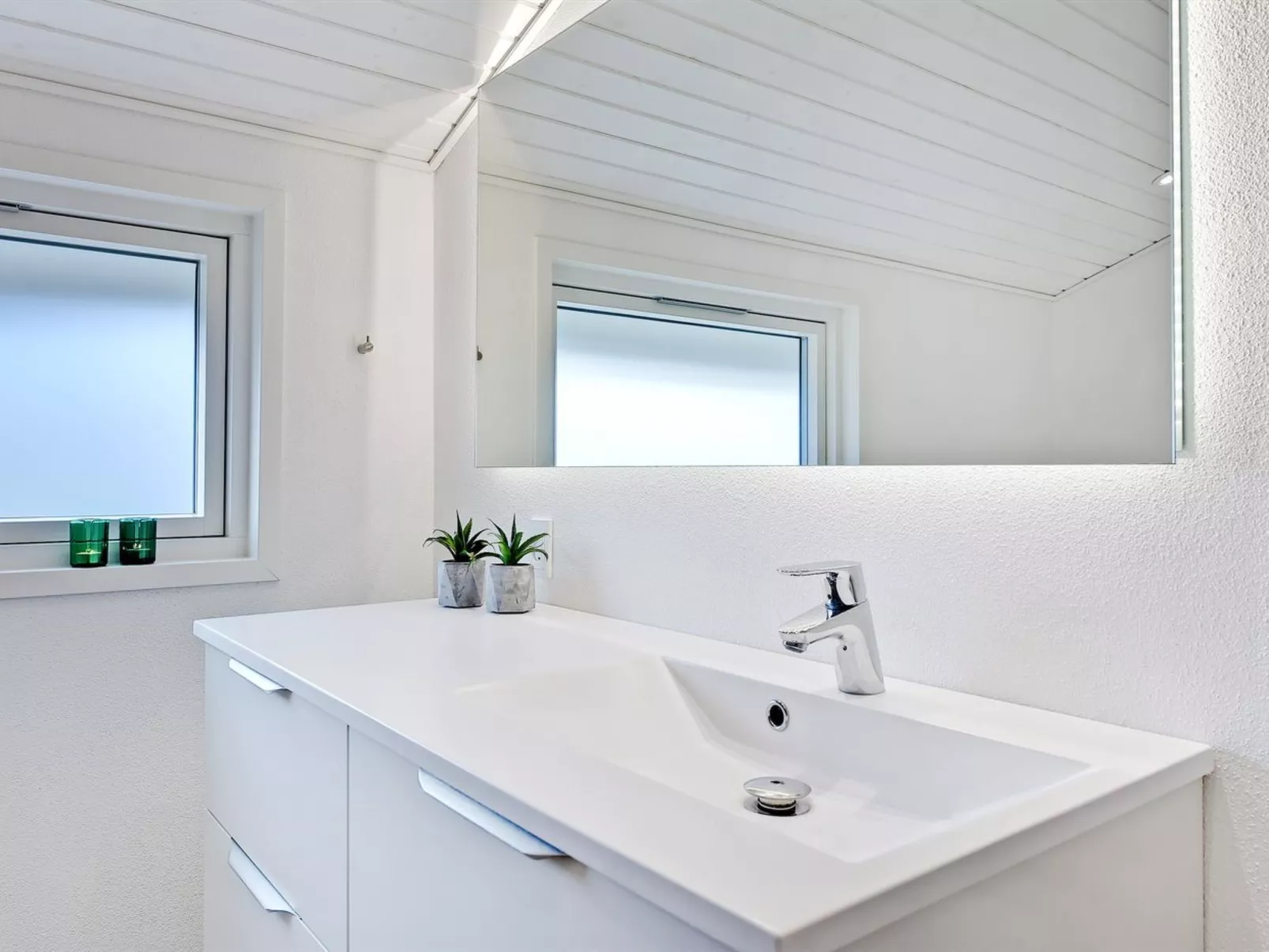 "Eirik" - 2.5km from the sea-Outside