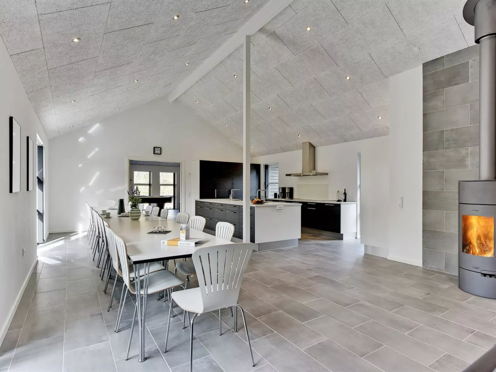 "Jeneke" - 1.6km from the sea-Inside