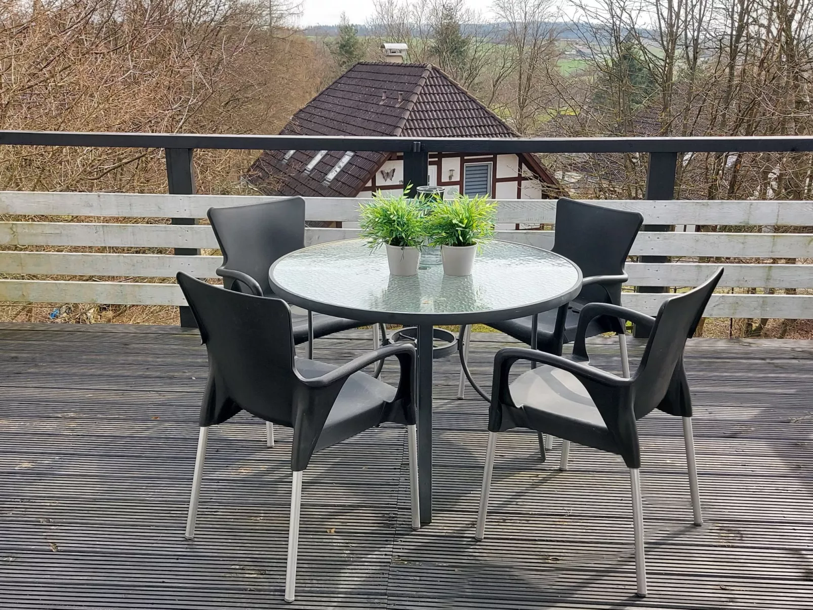 Sternberg 225-Outside