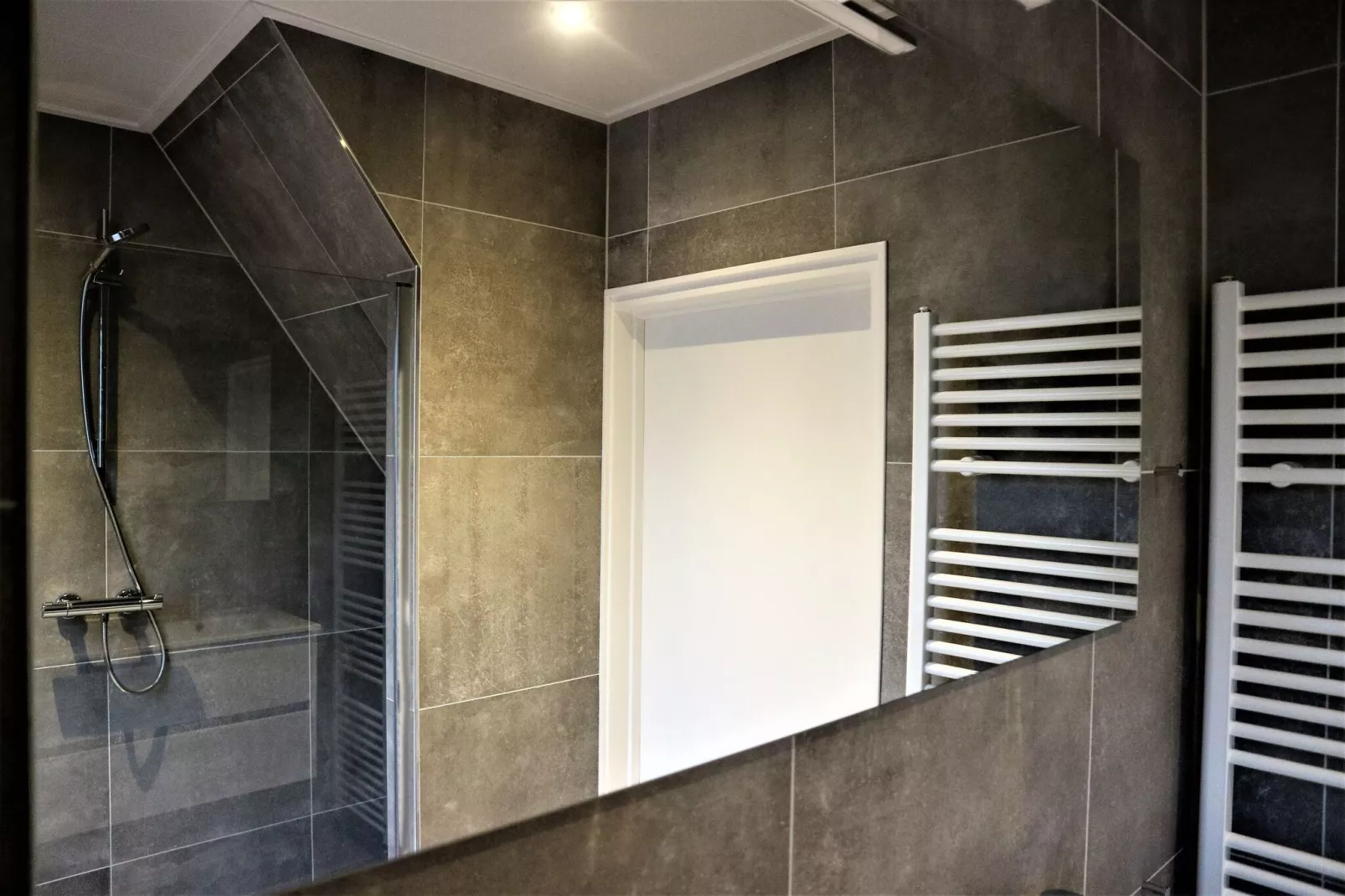 Erve Nijhuis-Bathroom