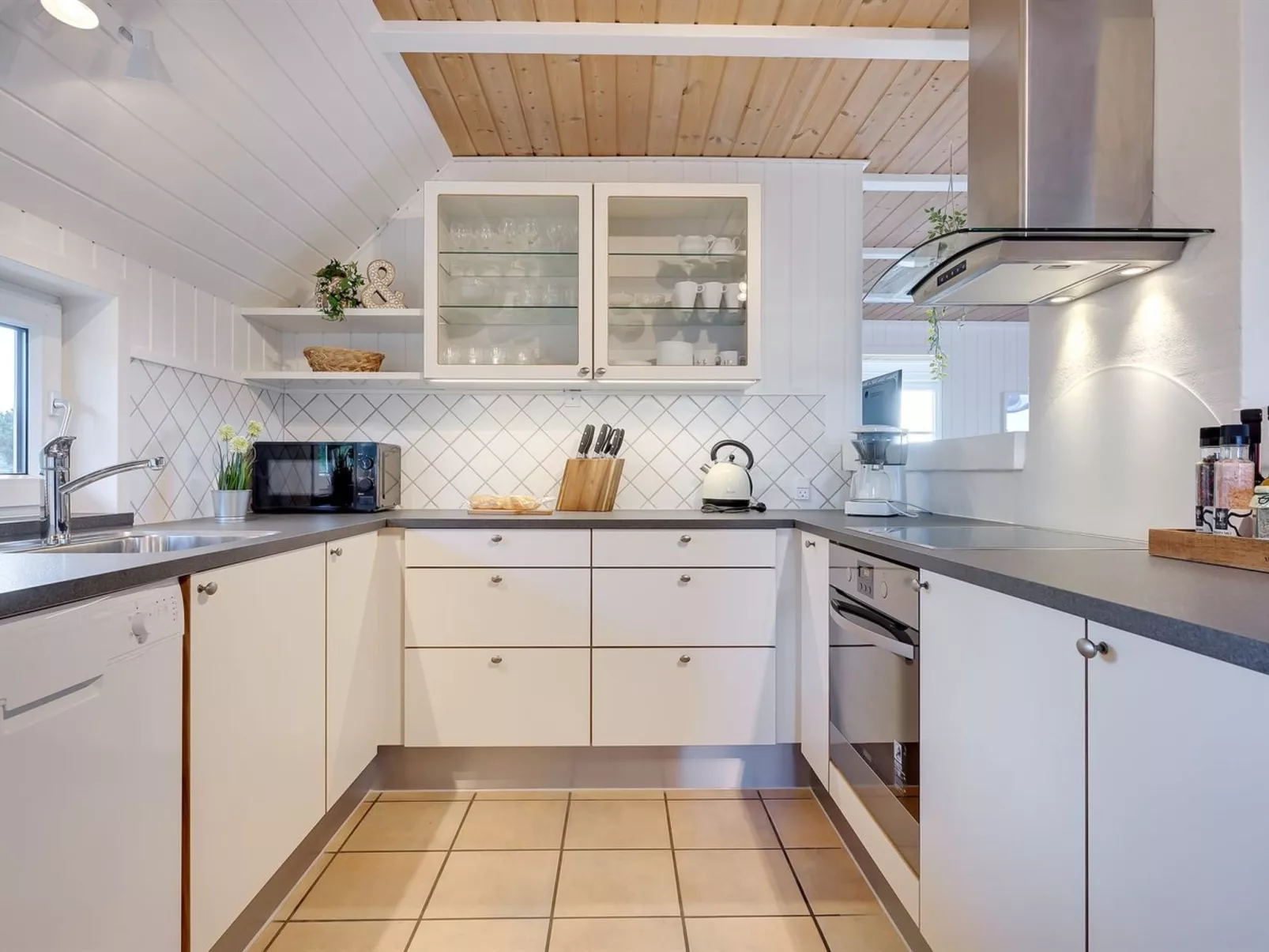 "Viana" - 100m from the sea-Drinnen