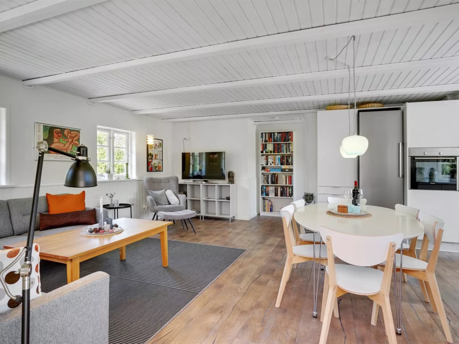 "Soile" - 12km from the sea-Inside