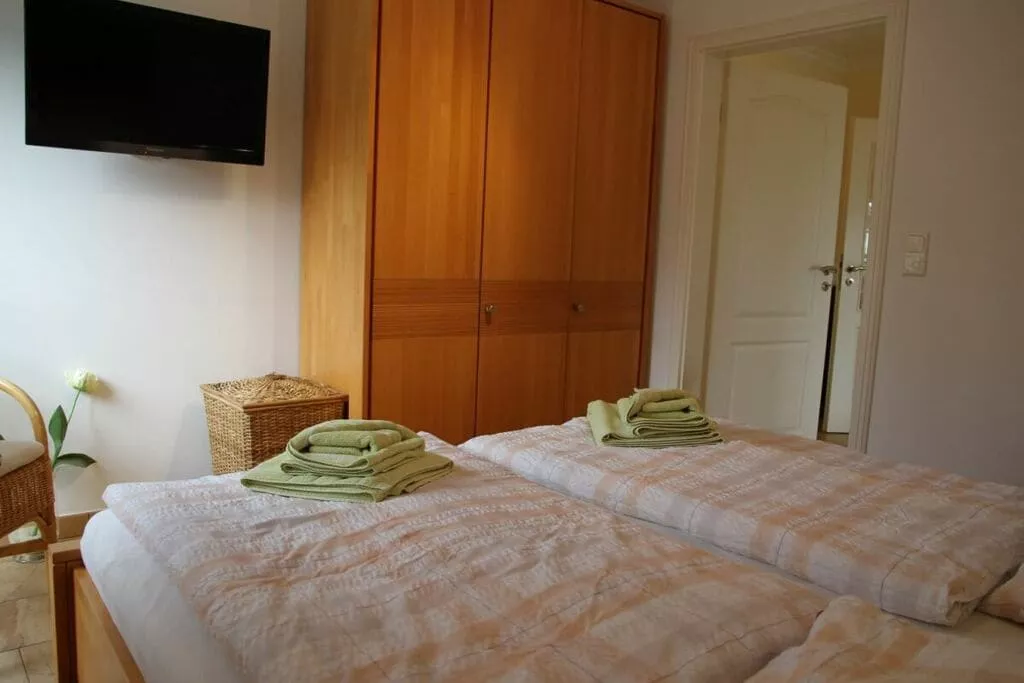 386421-Schlafzimmer