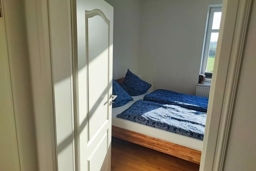 482457-Bedroom