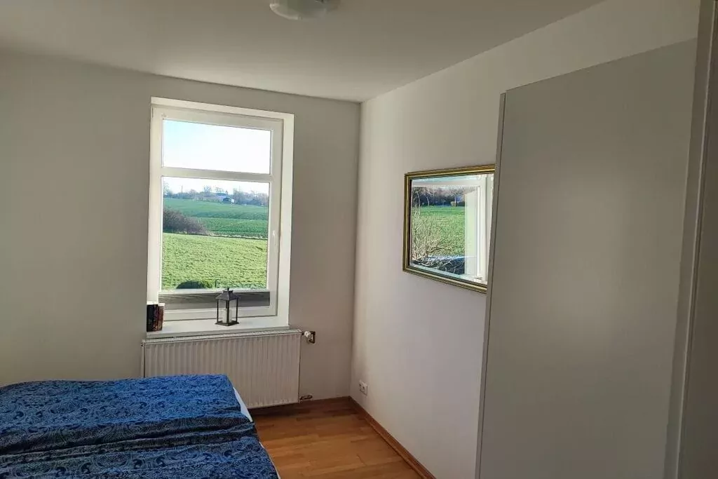 482457-Bedroom