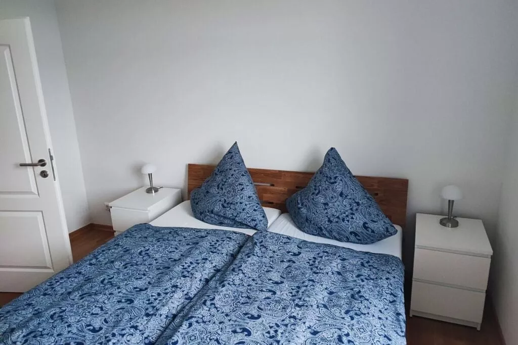 482457-Bedroom