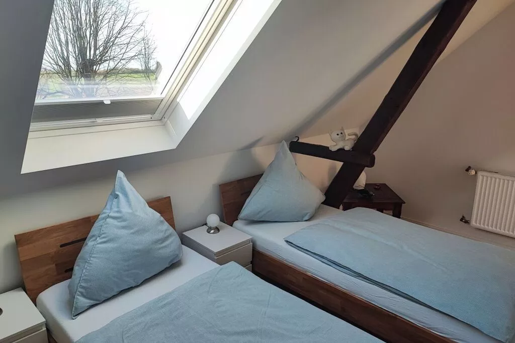 482457-Bedroom