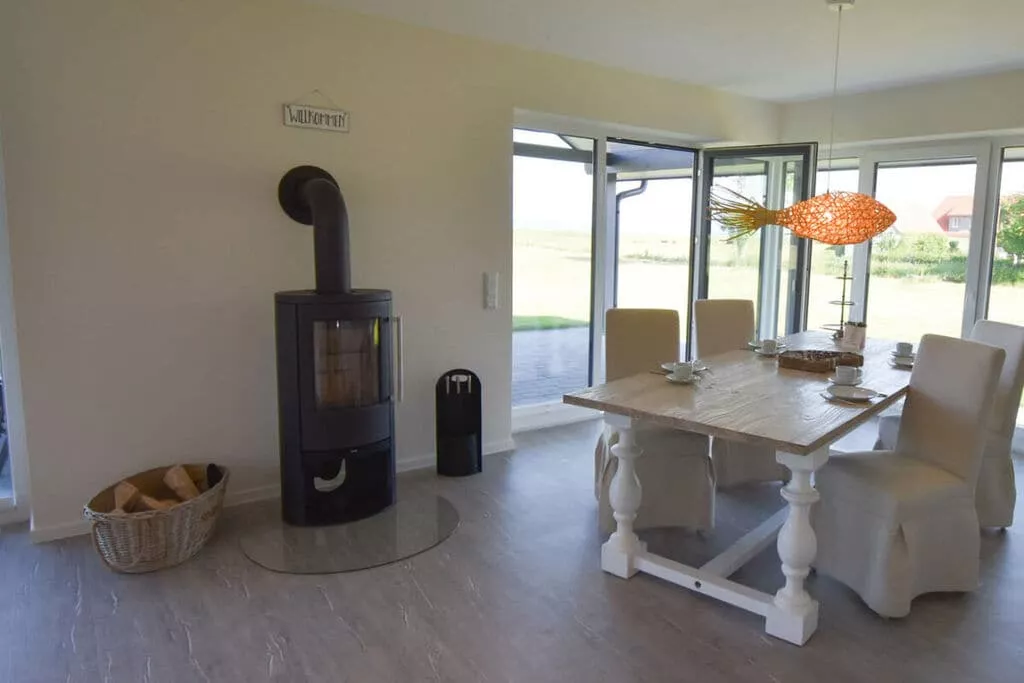 381097-Dining room