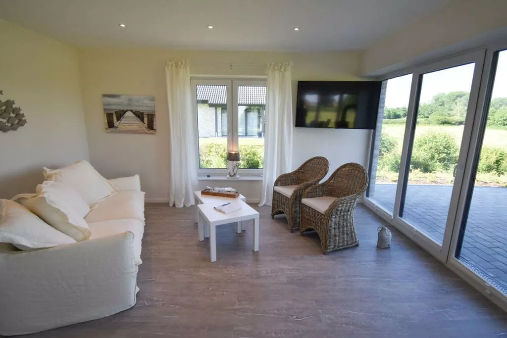 381094-Living room