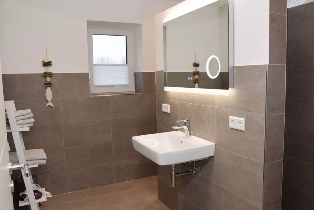 381094-Bathroom