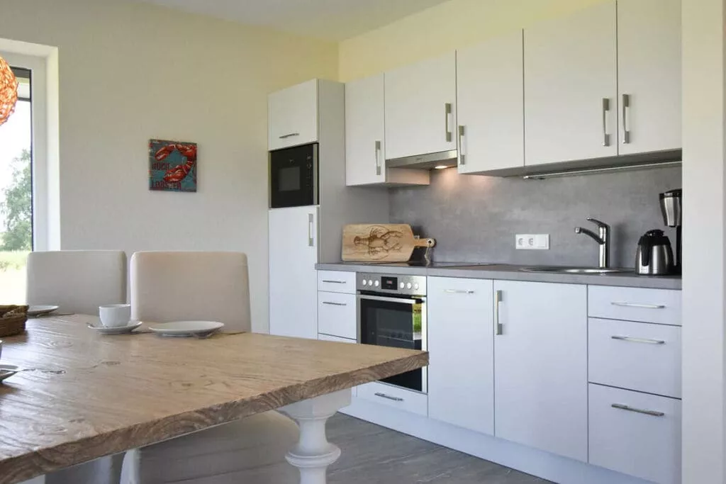 381095-Kitchen