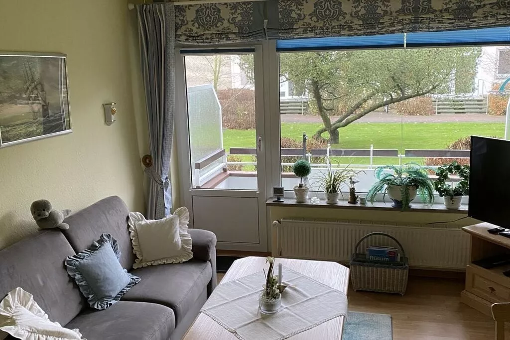 109646-Living room