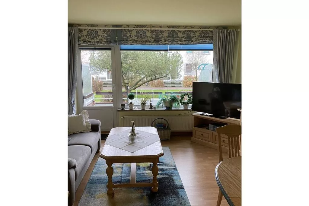 109646-Living room