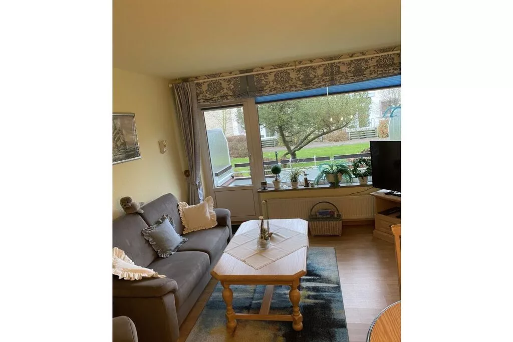 109646-Living room