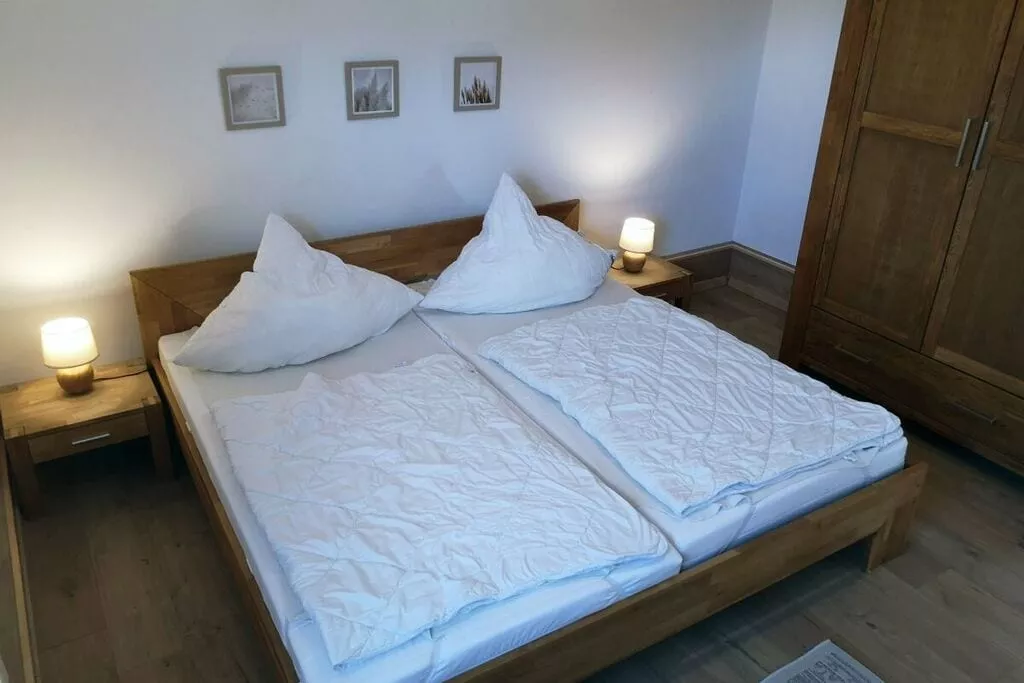 218770-Bedroom