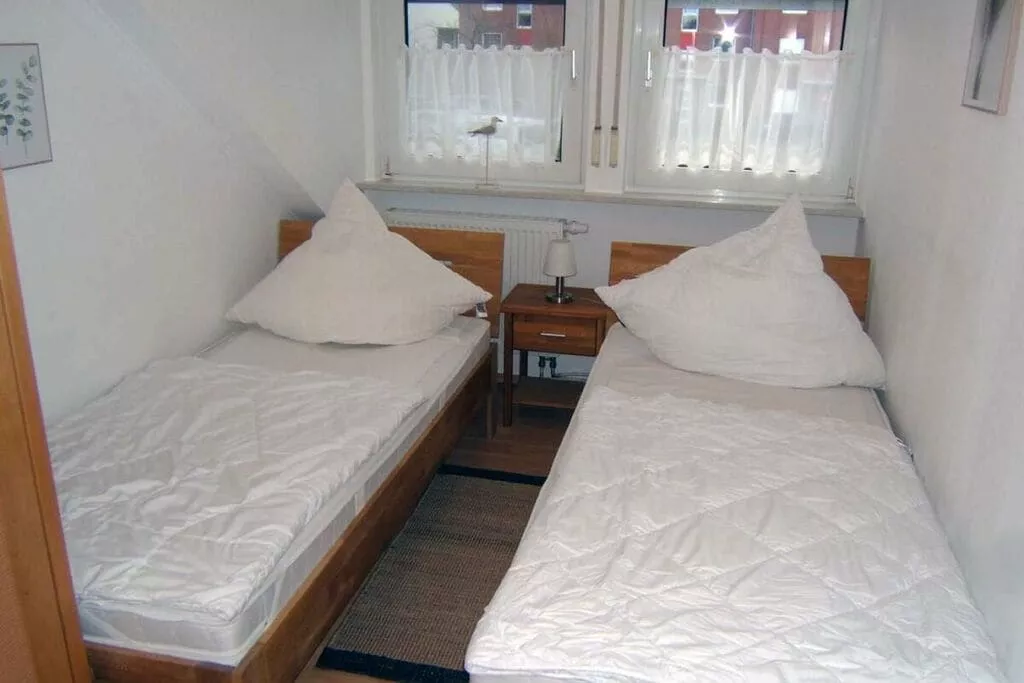 218770-Bedroom