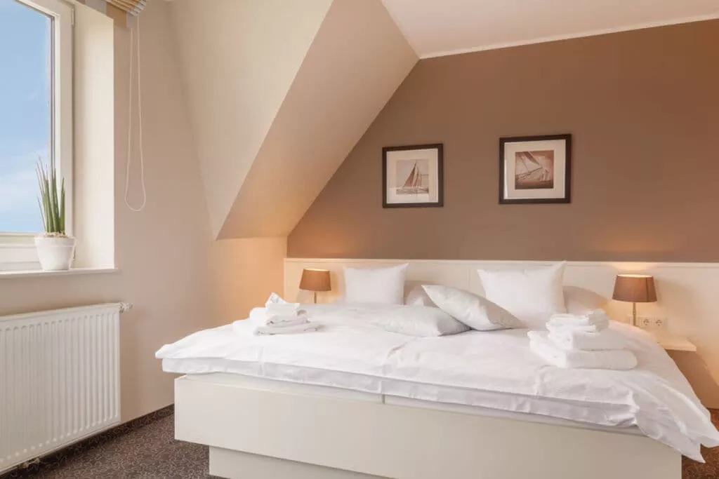 180870-Bedroom