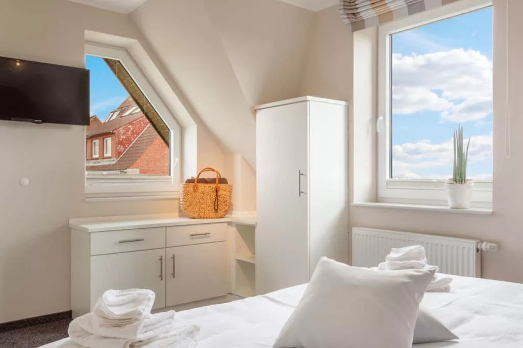 180870-Bedroom
