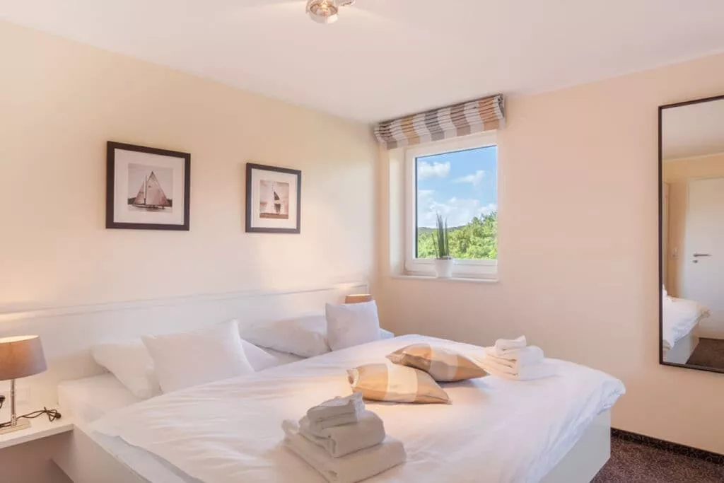 180870-Bedroom