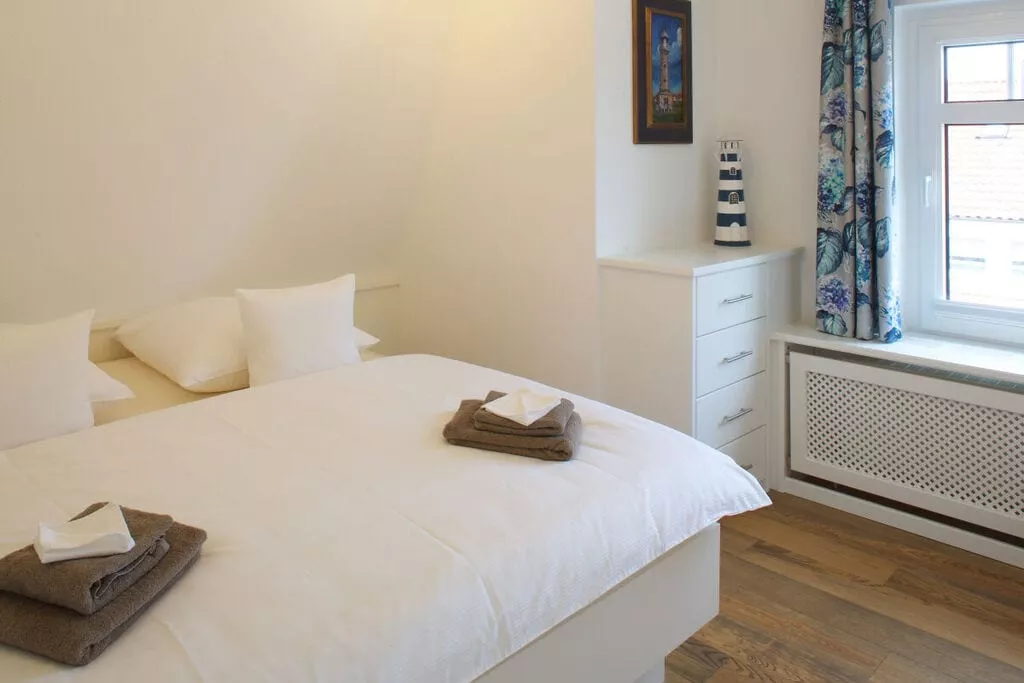 342623-Bedroom