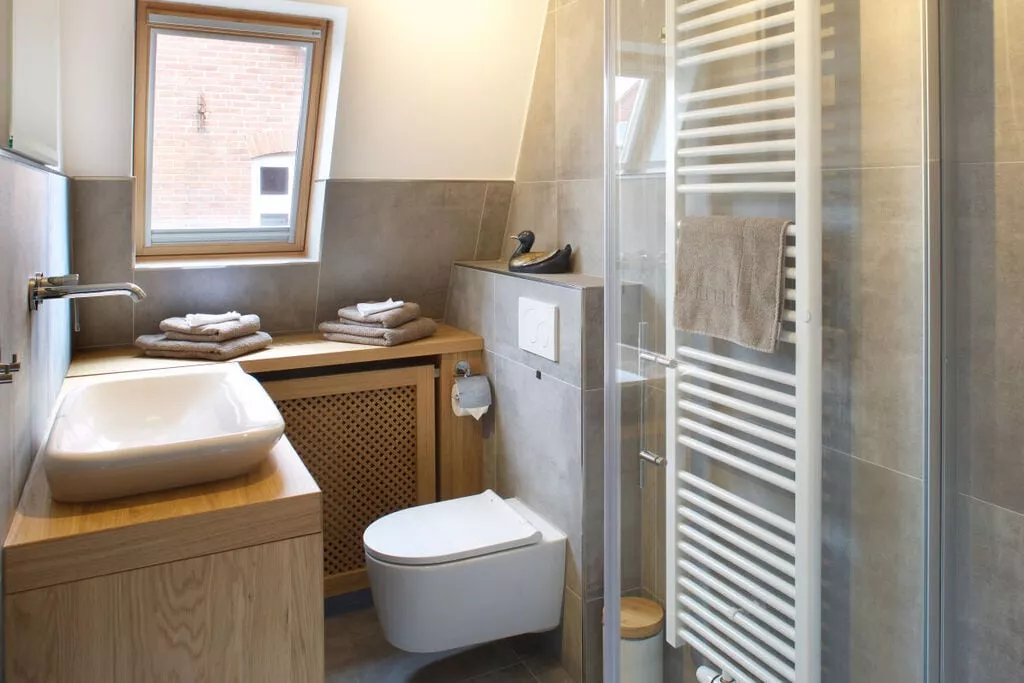 342623-Bathroom