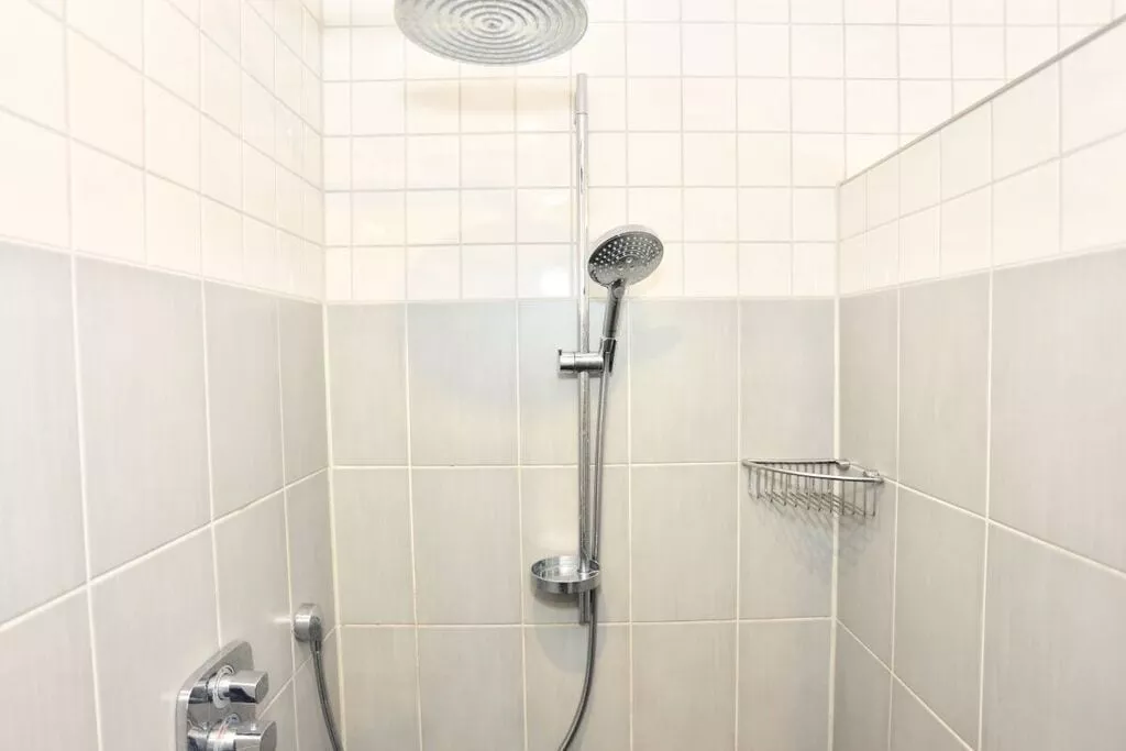 383519-Bathroom