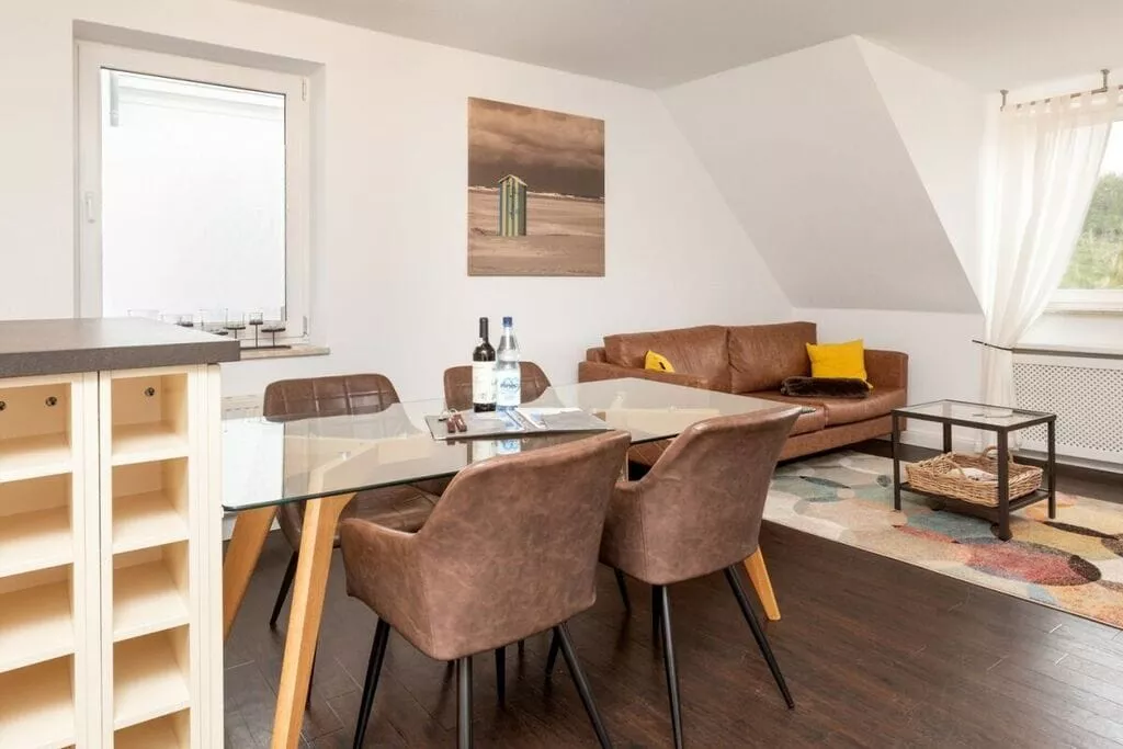382021-Dining room