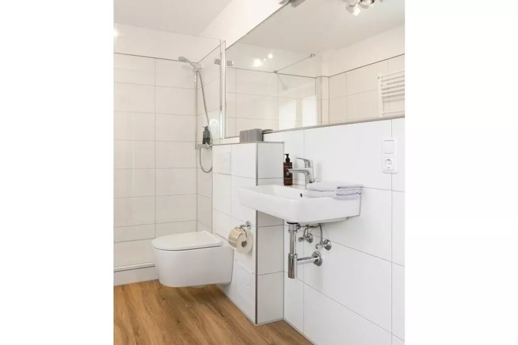 382021-Bathroom