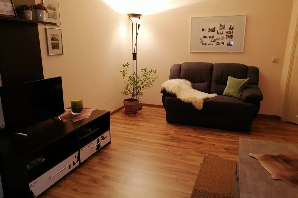 45166-Living room