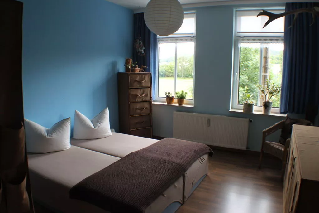 45166-Bedroom