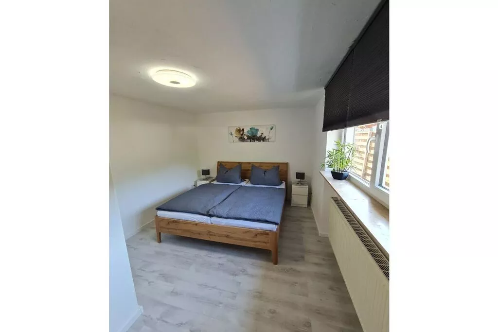 407939-Bedroom