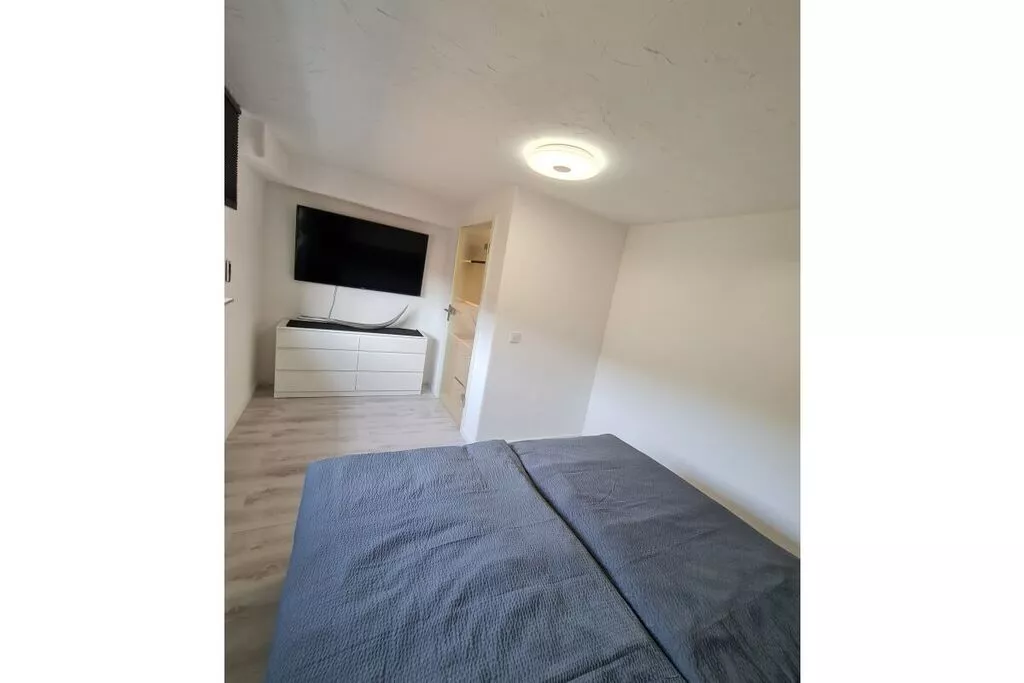 407939-Bedroom