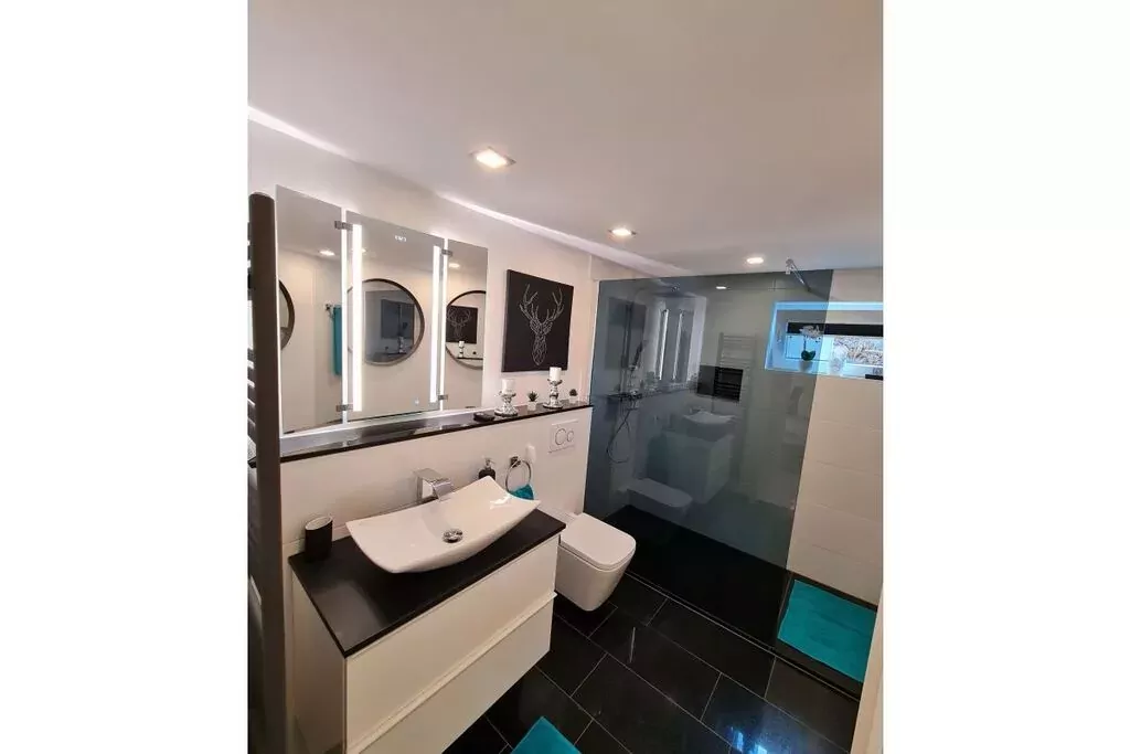 407939-Bathroom