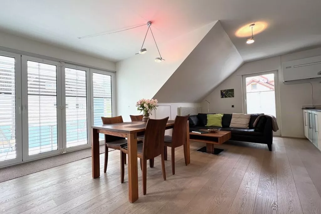 407067-Living room