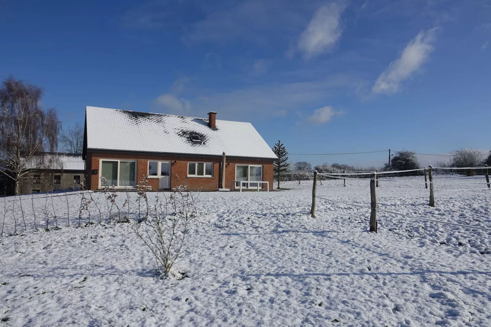 Sous le Charme d'Epona-Exterior winter