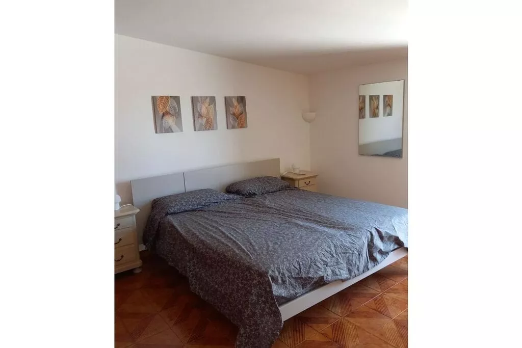 201456-Bedroom