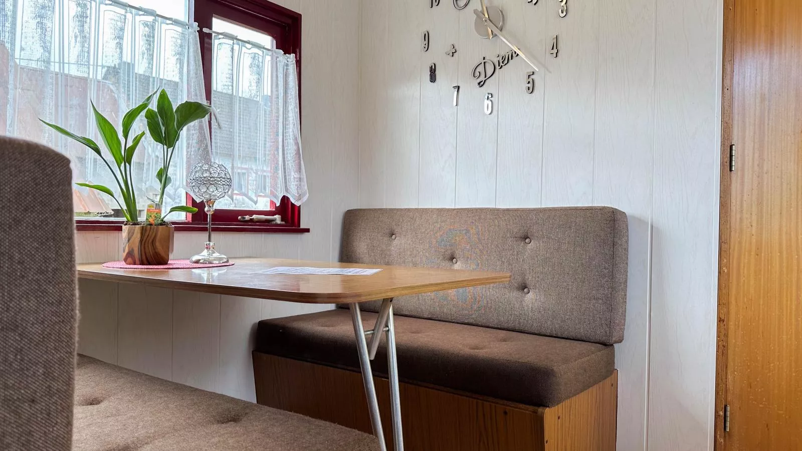 Enjoy 4-Dining room