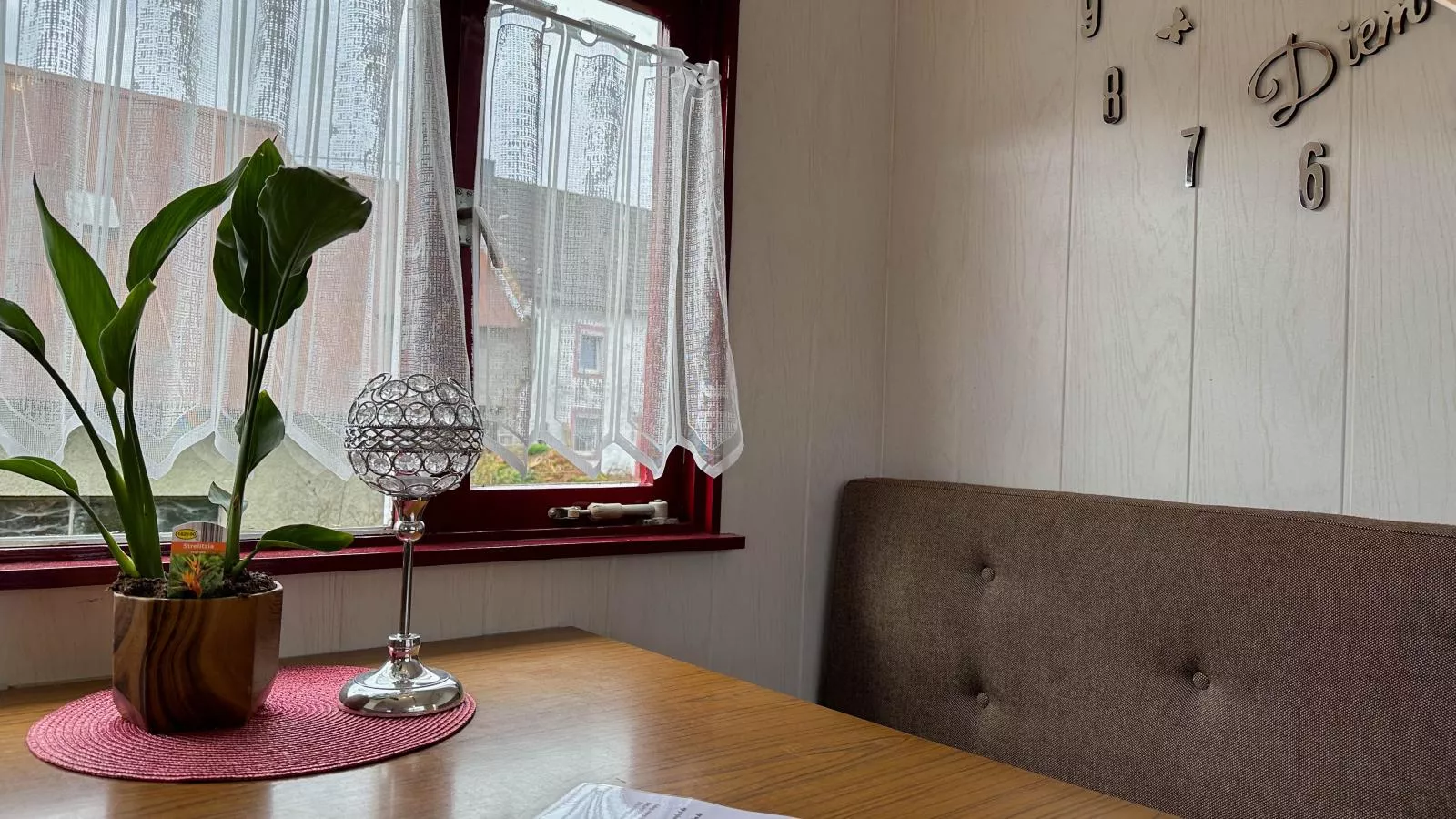 Enjoy 4-Dining room