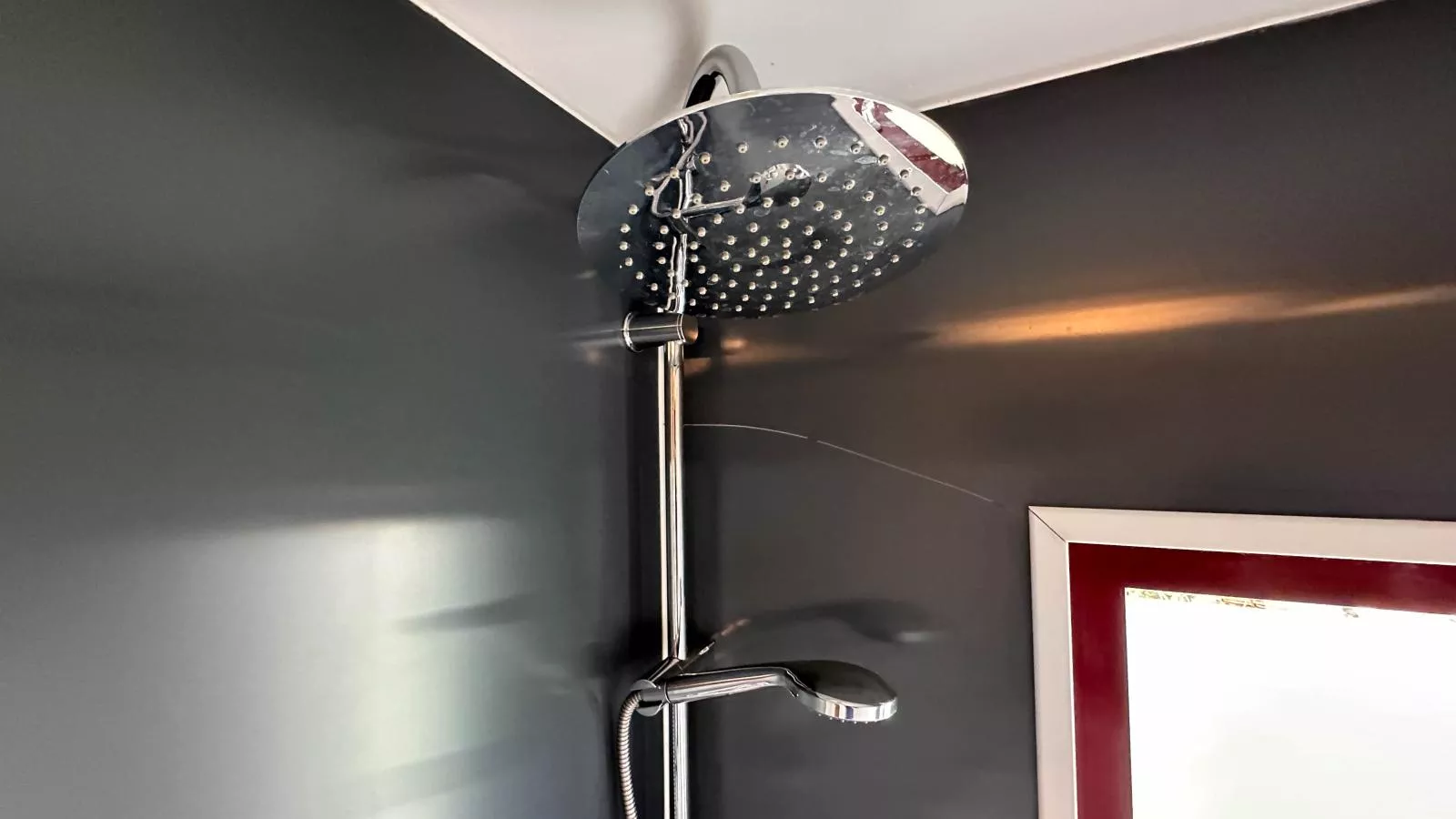 Enjoy 4-Bathroom