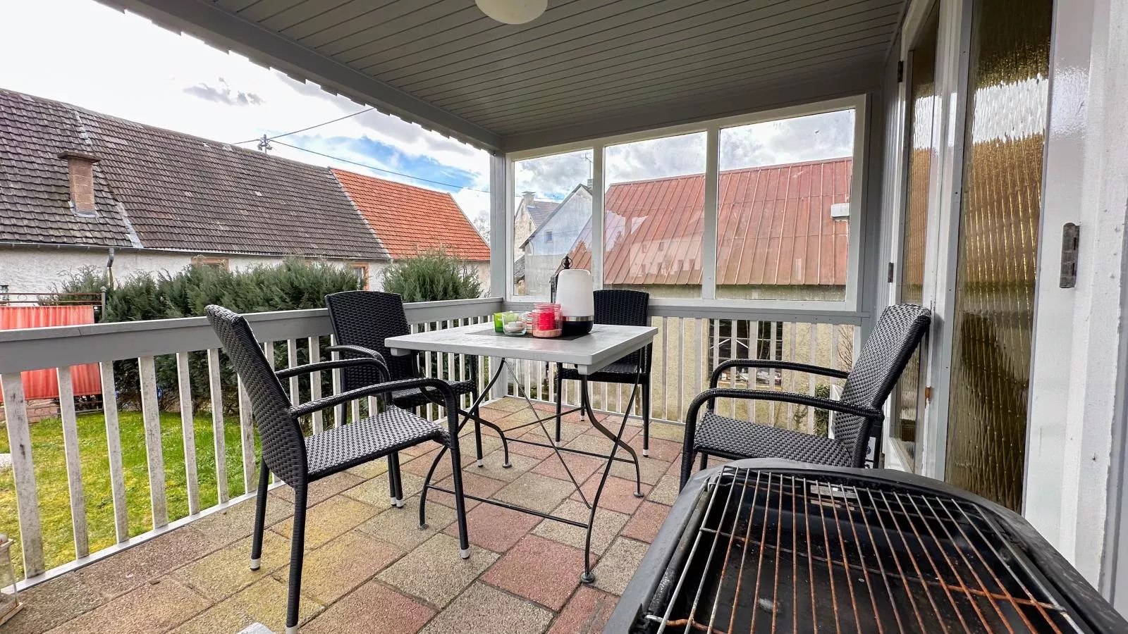 Enjoy 4-Terrace balcony