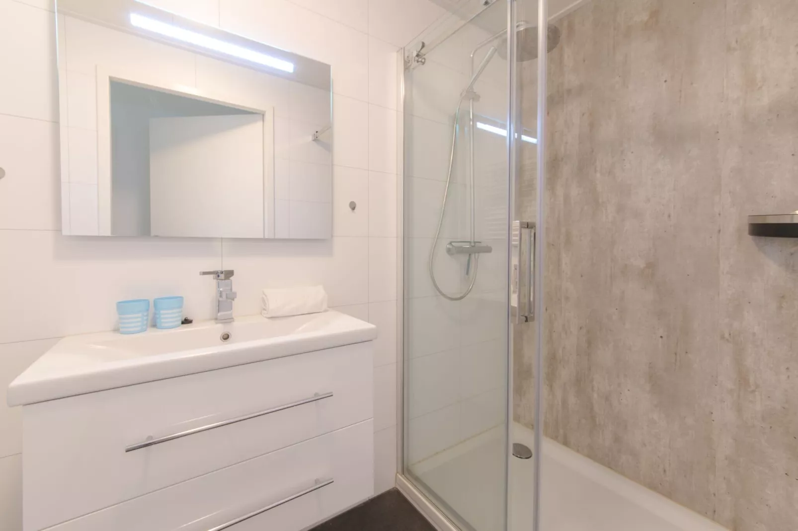 Water Resort Oosterschelde 46-Bathroom