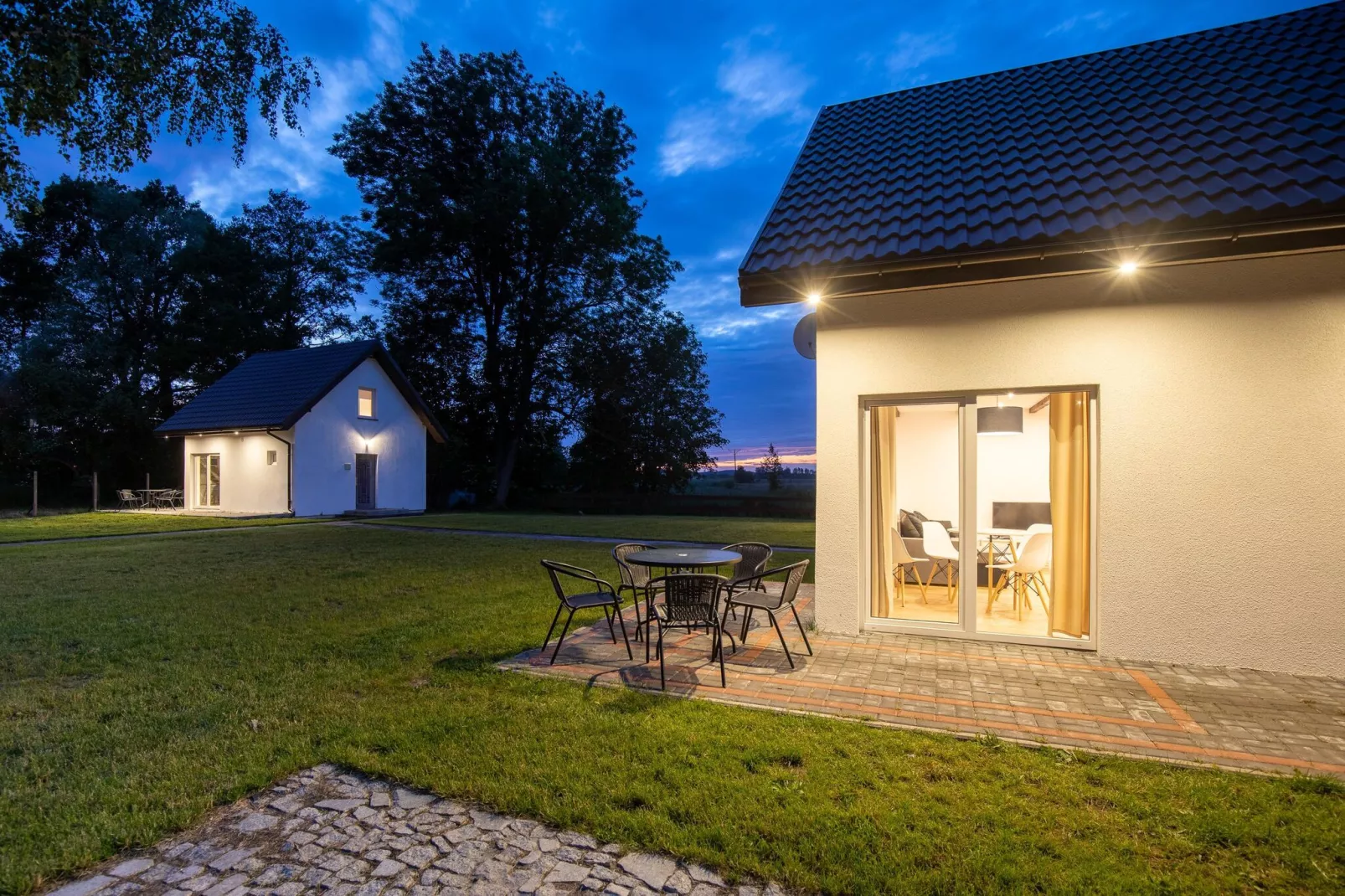 Komfortowe domki wakacyjne dla 6 osób w Lędzinie-Exterior summer