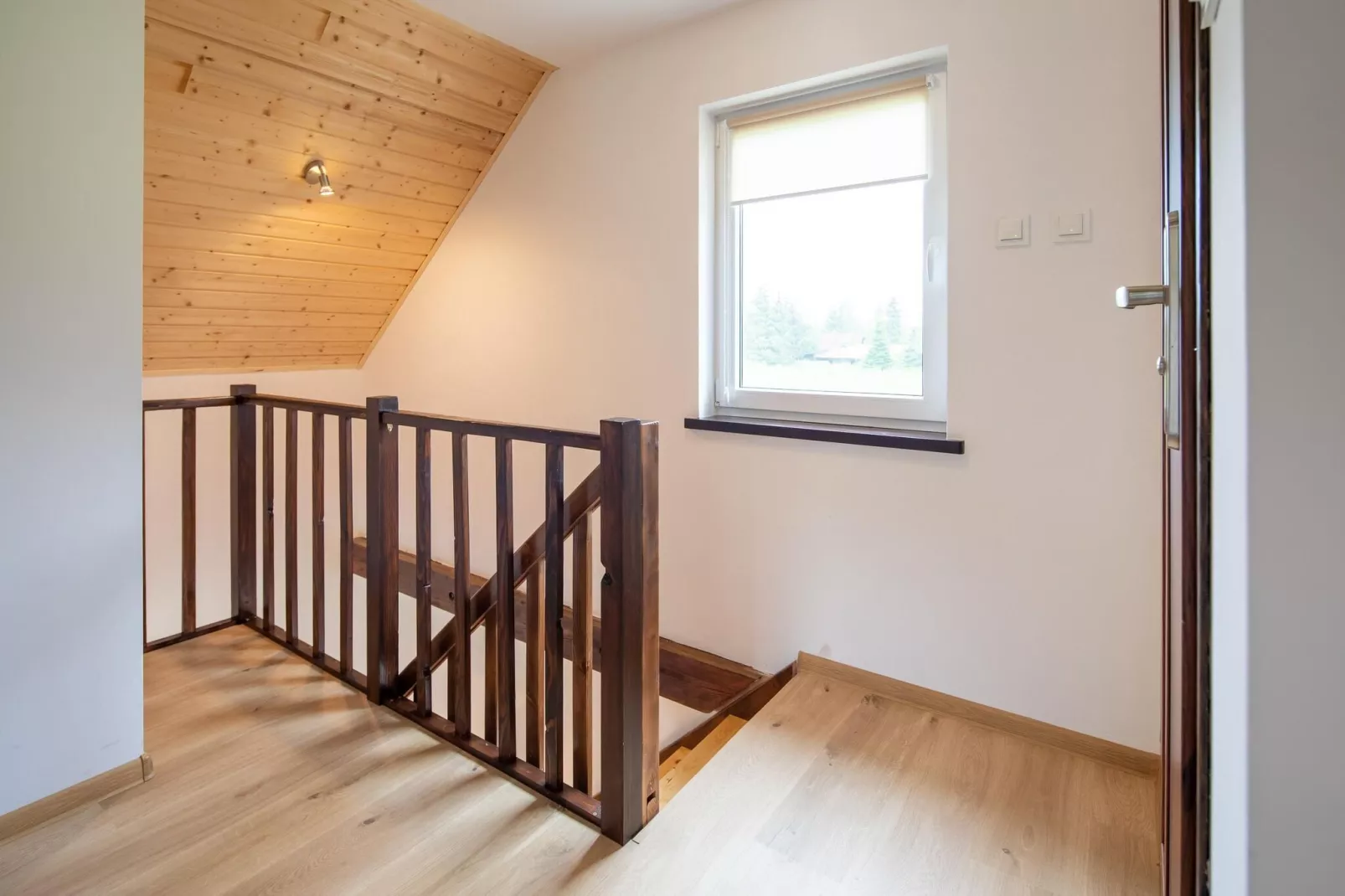 Komfortowe domki wakacyjne dla 6 osób w Lędzinie-Reception hall