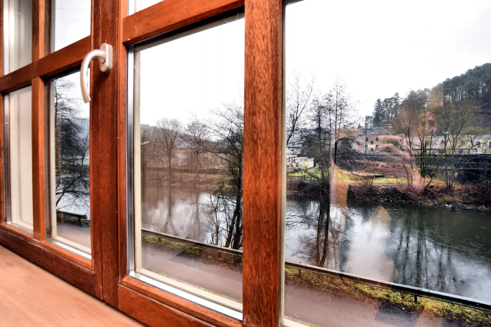 Maison sur Ourthe-Aussicht Sommer
