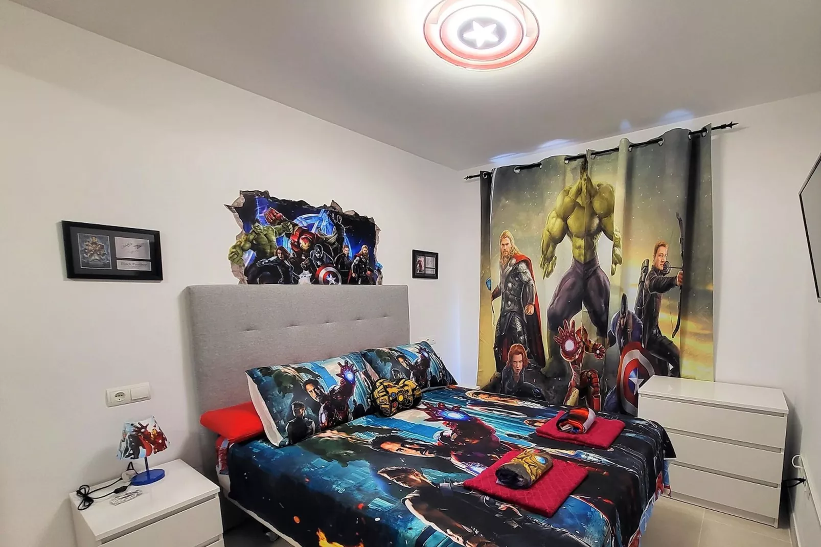 Ático Marvel con piscina privada-Chambre