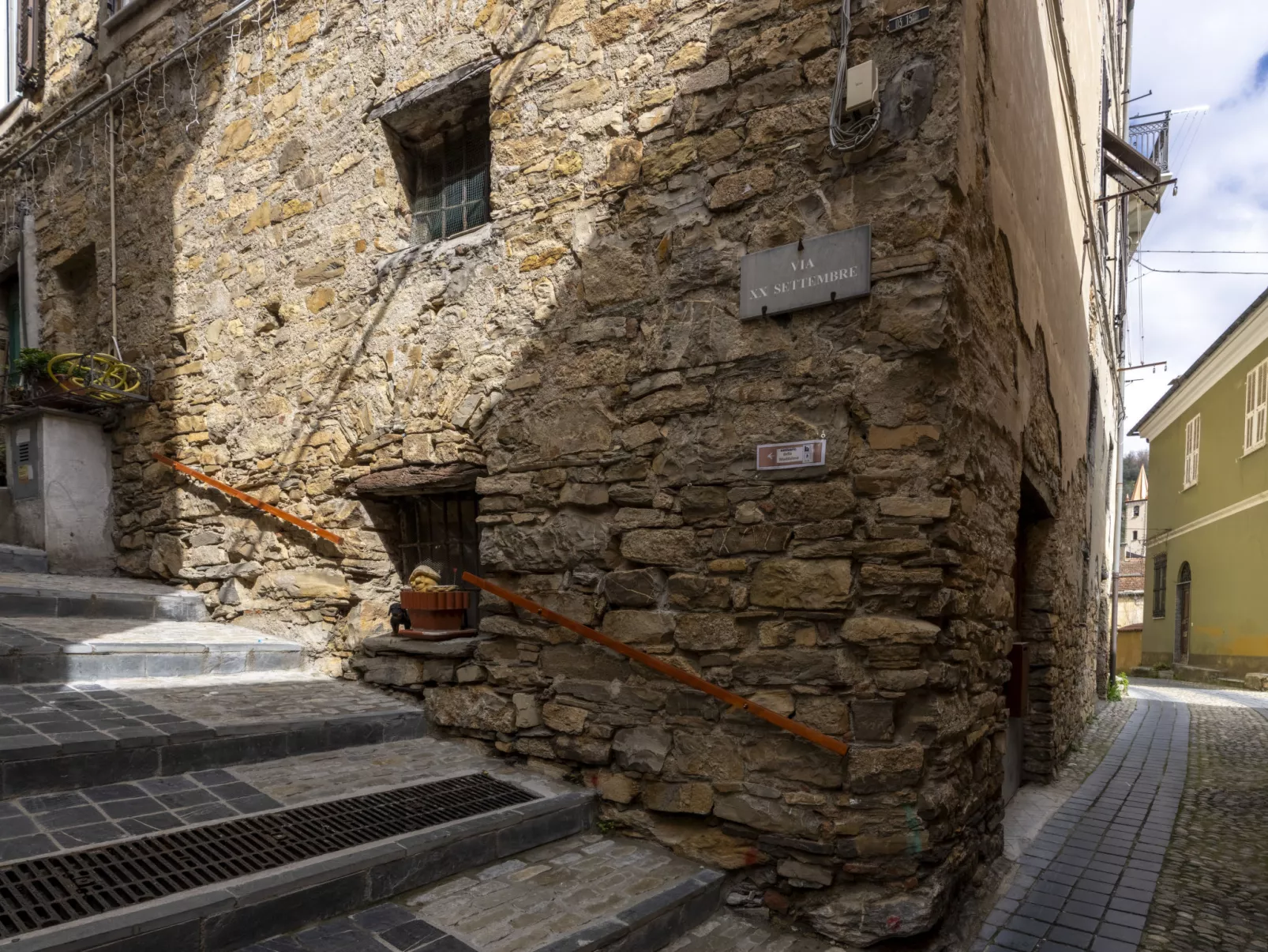 Castelletto-Dehors