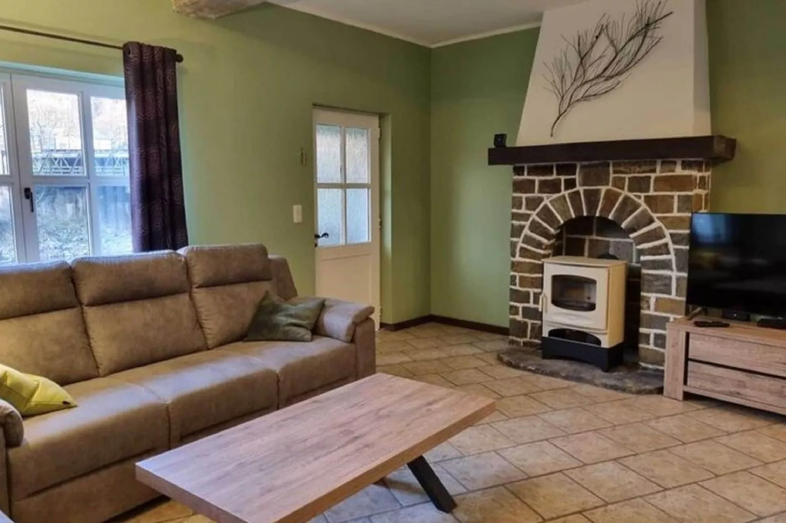 Maison sur Ourthe-Wohnzimmer