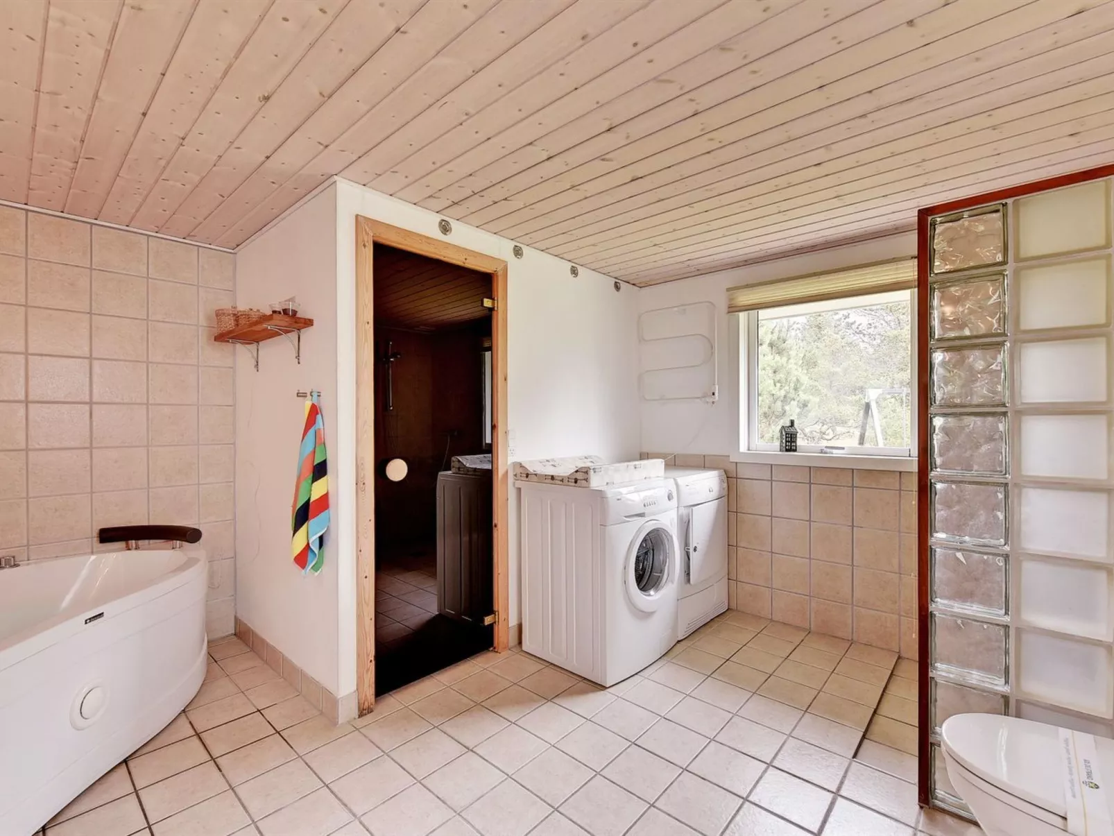 "Godo" - 2.2km from the sea-Drinnen