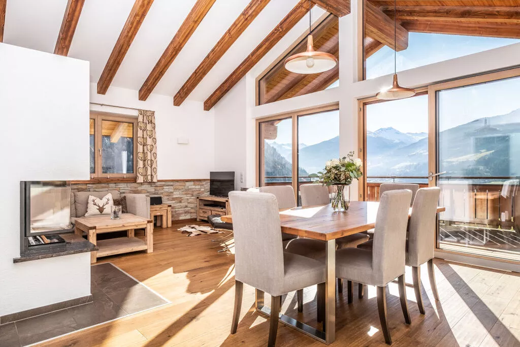 323654-Dining room