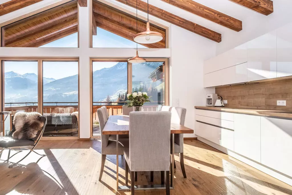 323654-Dining room